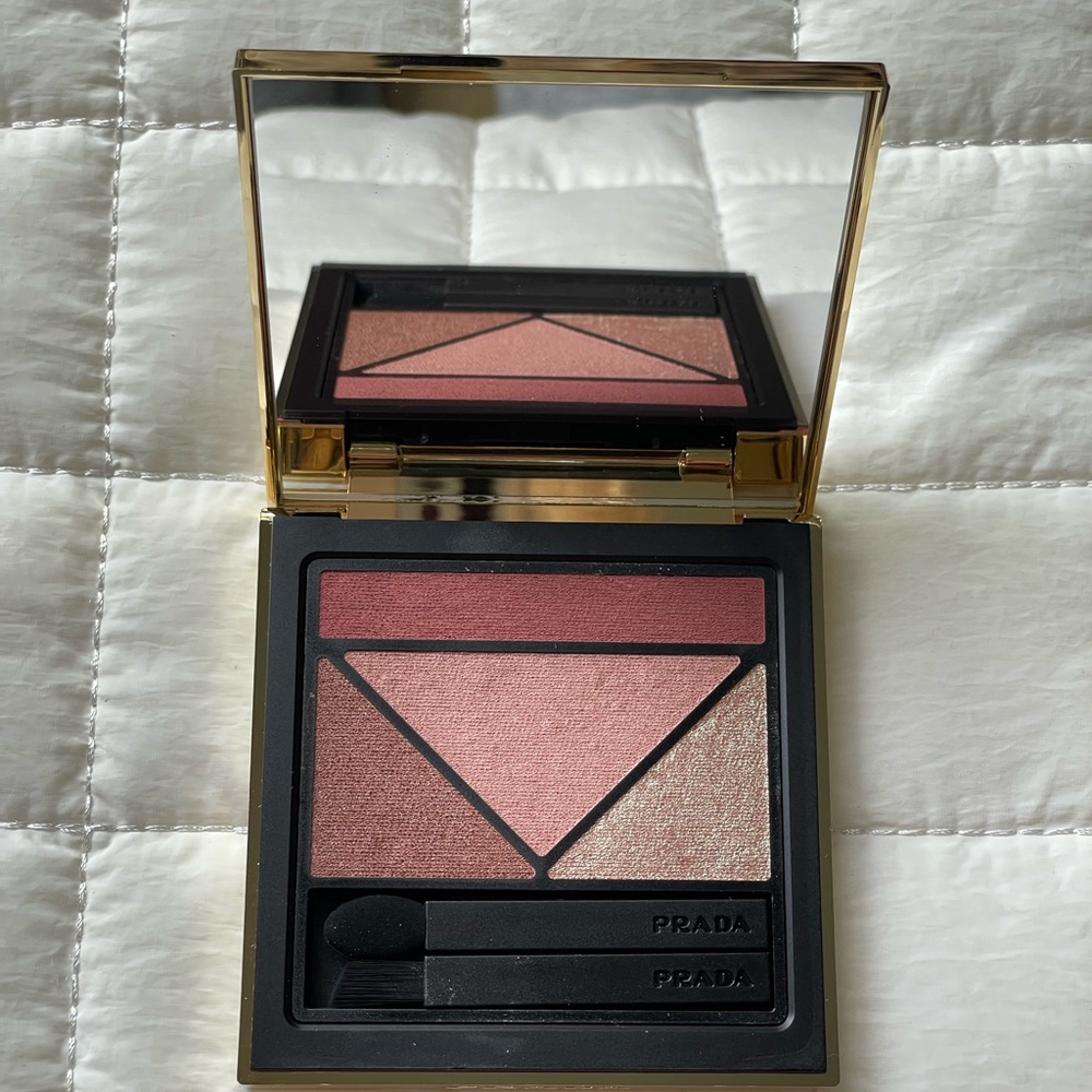 Prada Beauty - Dimensions Multi-Effect
Refillable Eyeshadow Palette - 08